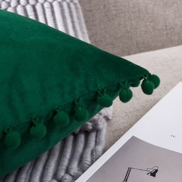 EMERALD POM-POM PILLOWCASE - Picture 4 of 5